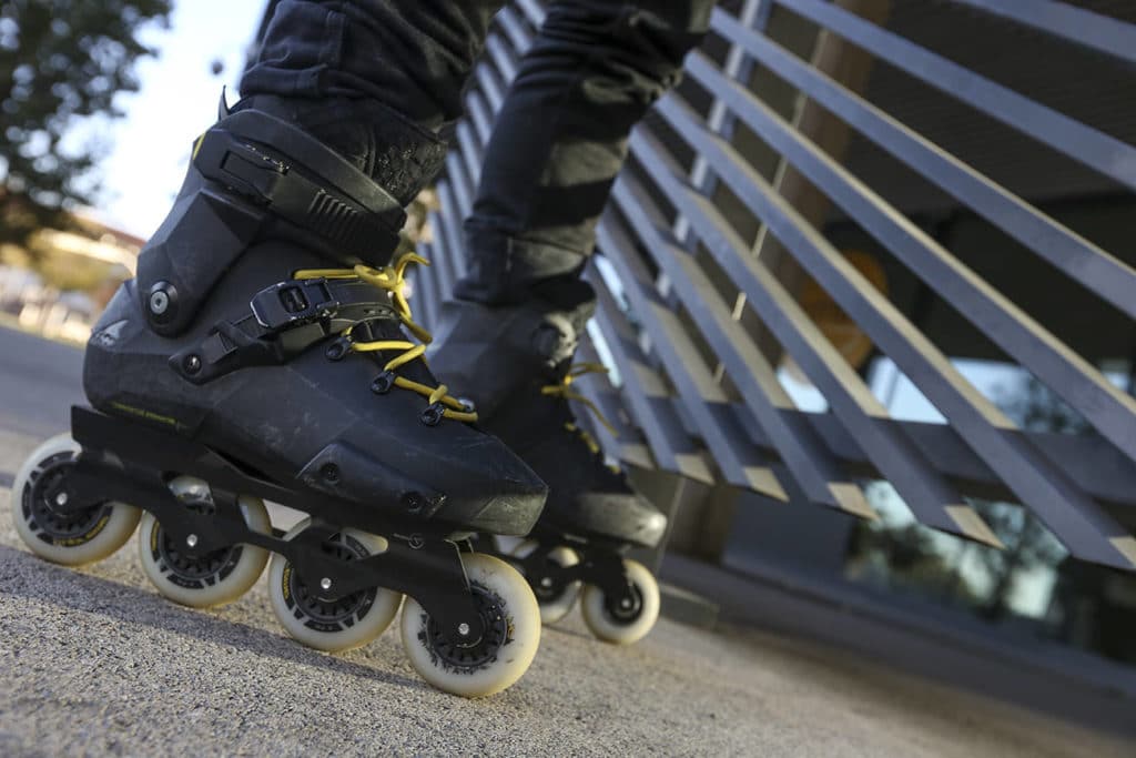 Taig Khris' sensationeller Sprung mit Inlinern vom Eiffelturm 1 Taig Khris Eiffelturm Weltrekord Paris