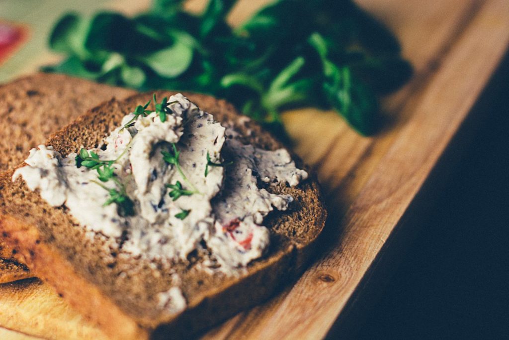 pausenmahlzeit gesund vollkornbrot stulle