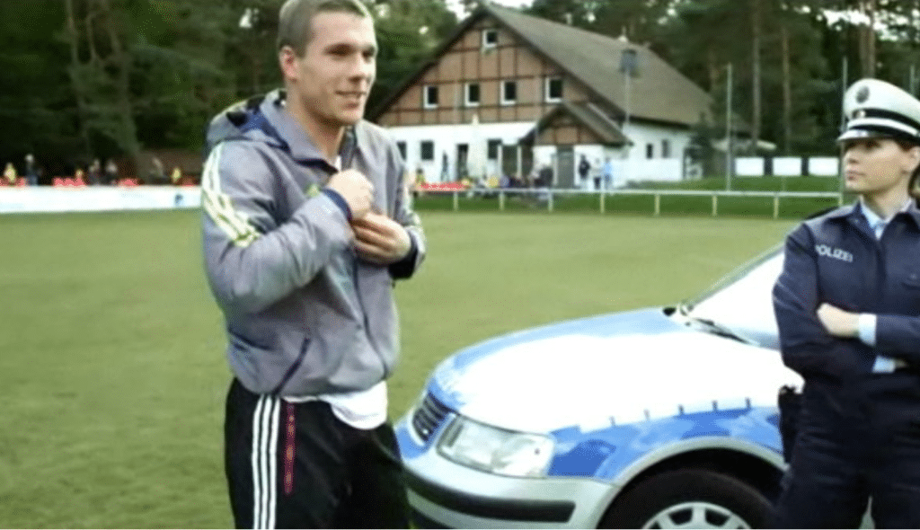 Poldizei von Adidas 1 lukas podolski poldizei video
