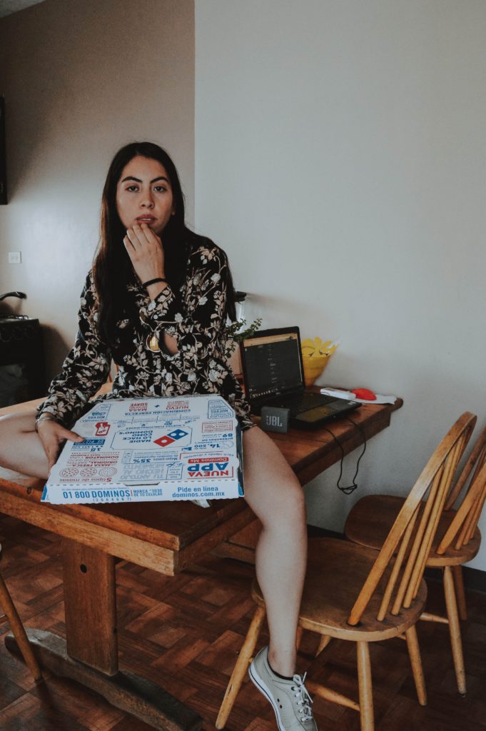 anti diaet tag pizza laptop