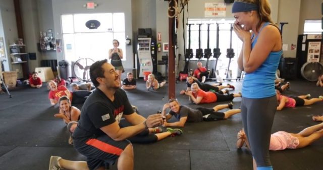 Video: Verrückter CrossFit-Heiratsantrag 1 crossfit