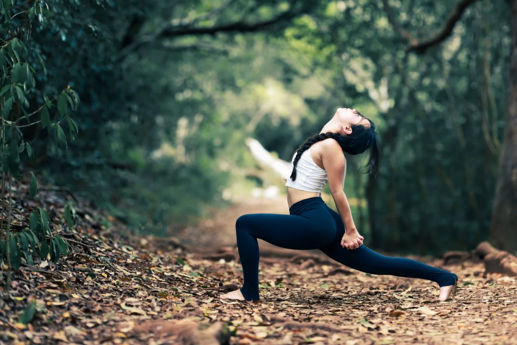Yoga-Wandern: Neuer Trend? 1 yoga wandern outdoor yoga hiking nature