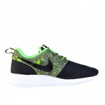 RS101521 Foot Locker Nike Roshe One Camo Kids 316373145404 01 scr