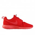 RS101522 Foot Locker Nike Roshe One Men 314209604504 01 scr