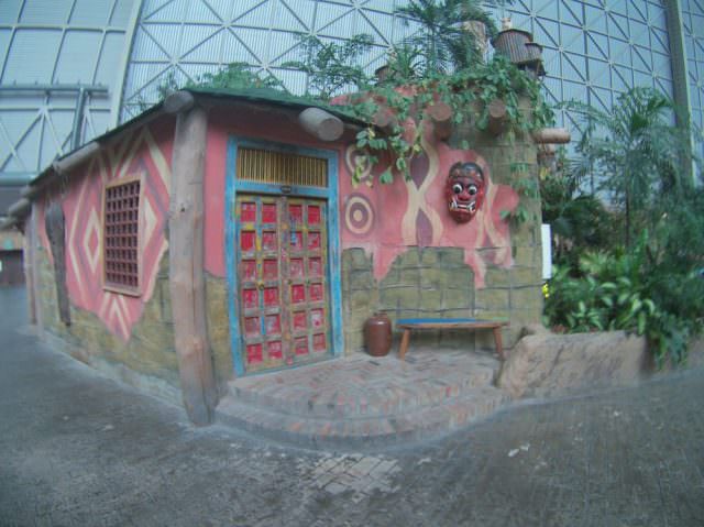 Tropical Islands Außenbereich: Test und Bewertung nach der Eröffnung von Amazonia 22 Tropical Islands Africa House