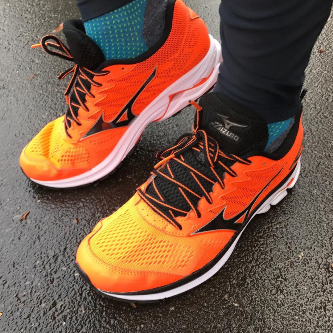 Mizuno Wave Rider 20 running shoe orange laufschuh sports insider test erfahrungen