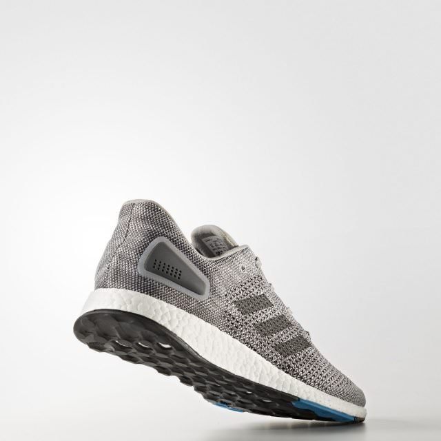 adidas PureBOOST DPR für Männer im Test. Was kann der neue Herren Laufschuh? 5 adidas PureBOOST DPR Herren Laufschuhe Maenner hinten
