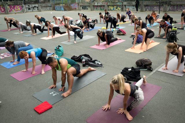 sunrise yoga berlin morning flow