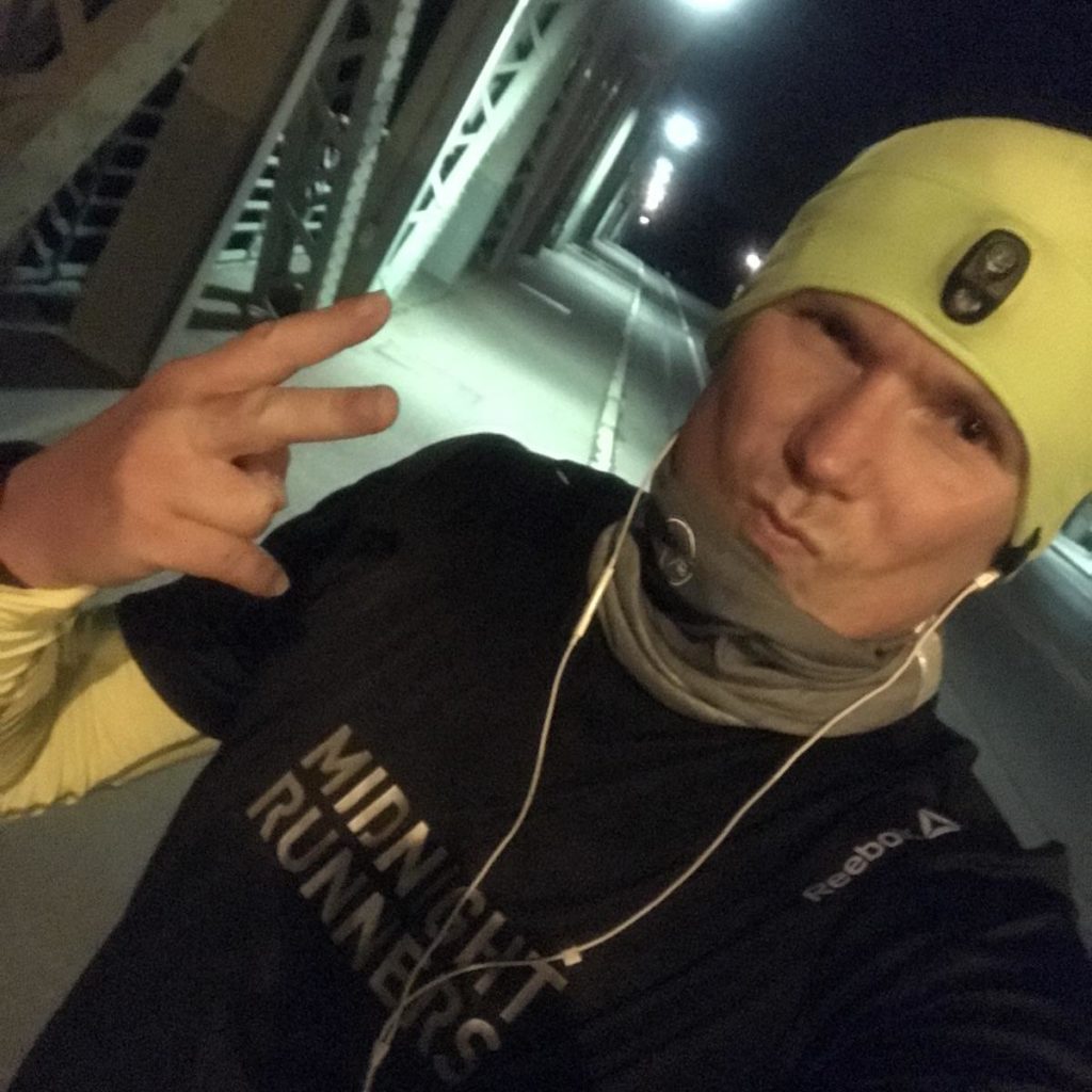Leichte Winter-Laufmütze im Test. Joggen mit der LED-Mütze von LUMA 5 luma active test erfahrungen sports insider lauflampe