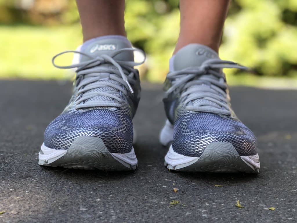 asics Gel Nimbus 20 Platinum im Test. Meine Erfahrungen & Testbericht mit dem Laufschuh-Klassiker 7 asics gel nimbus 20 platinum laufschuh test erfahrungen laufblogger vorn
