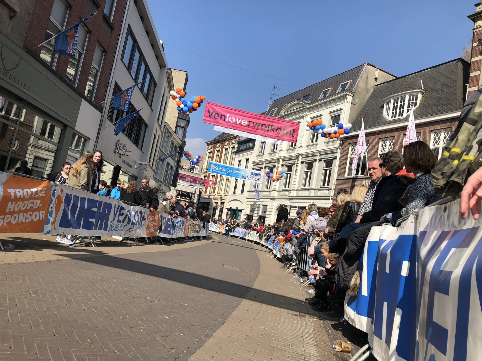 venlo venloop zieleinlauf halbmarathon strecke stimmung