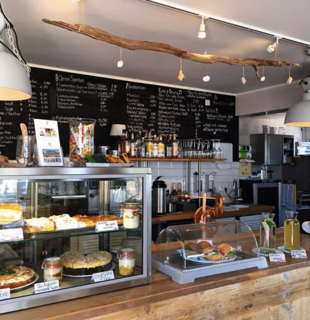 Von Venice Beach nach Flensburg. Das lief im August 2018 13 Strandcafe Strandhaus Holnis kuchen ostsee