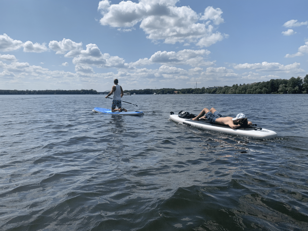 SUP für Kinder: So gelingt der Stand Up Paddling Trip mit Kids 4 SUP Tour Potsdam Hermannswerder Insel Stand Up Paddling Route Trip 18