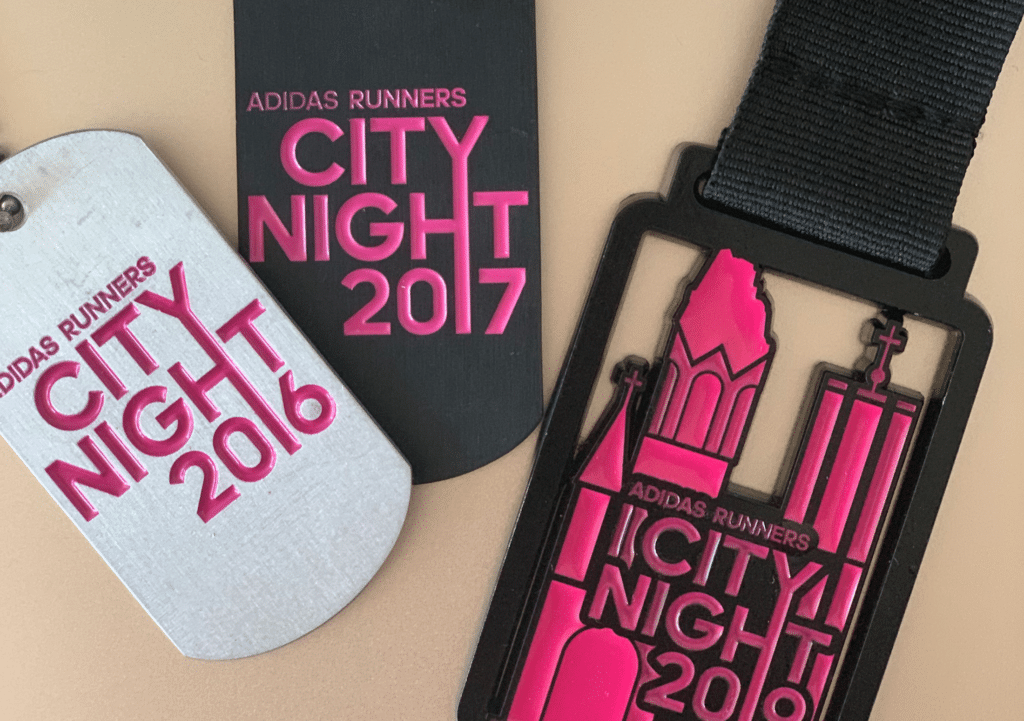 adidas runners city night berlin medaillen medals