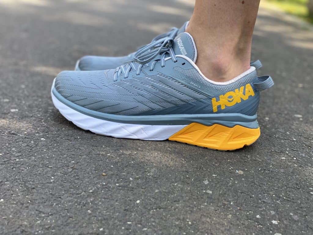 hoka one one arahi 4 laufschuh stabilschuh testbericht erfahrungen laufblogger sohle dick