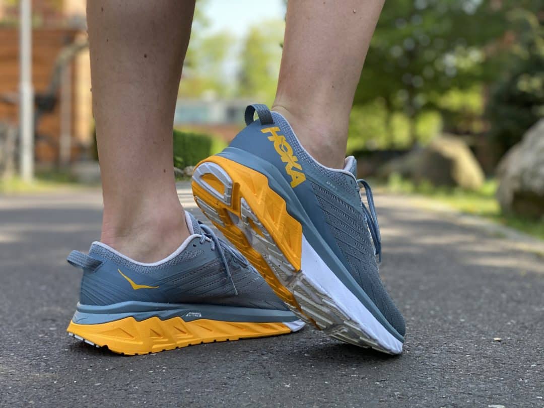 hoka one one arahi 4 laufschuh stabilschuh testbericht erfahrungen laufblogger sohle hinten