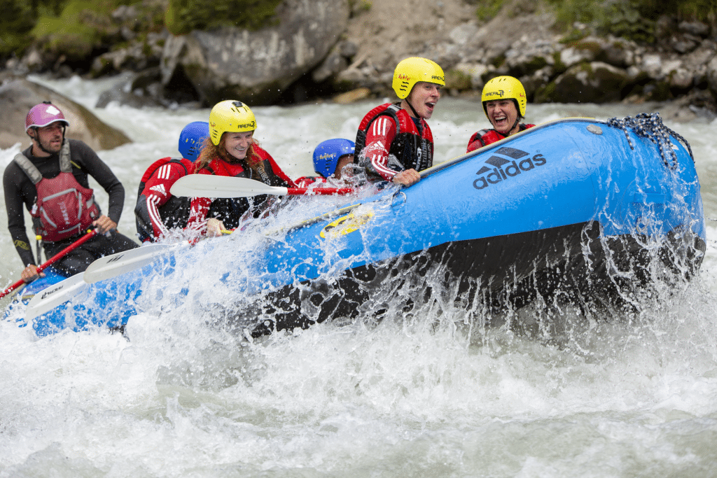 Wildwasser Rafting in Österreich in der AREA 47 4 area 47 oesterreich tirol outdoor action freizeitpark test erfahrungen rafting 4