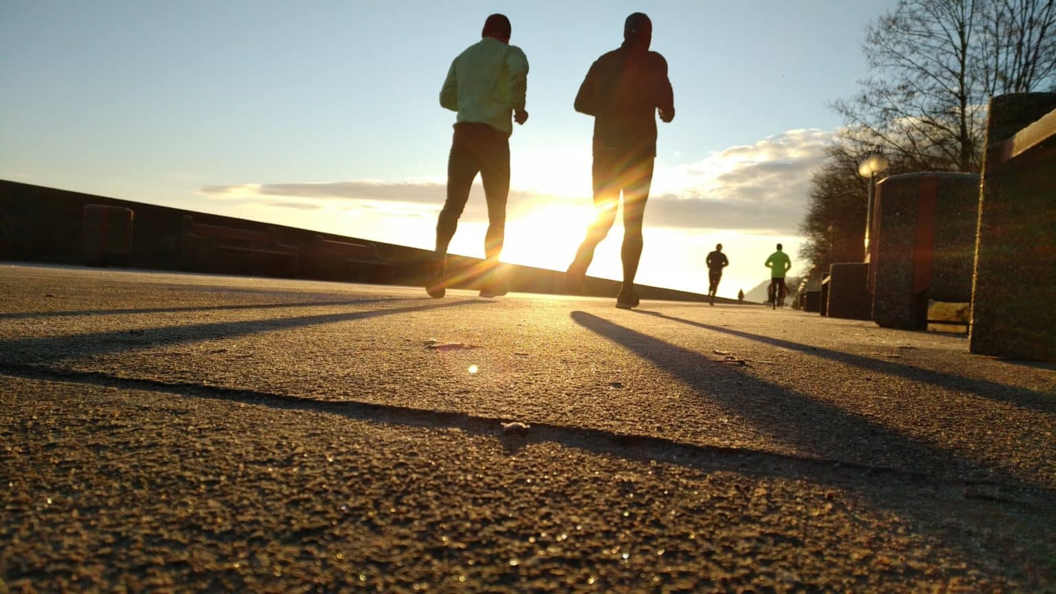 Nach langer Pause laufen: Strategie und Trainingsplan für den Wiedereinstieg ins Lauftraining ...