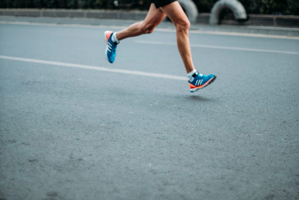 Laufen in Köln: Die besten Laufstrecken, Laufkalender und Laufshops in der Rheinmetropole 5 laufkalender koeln laufevents laufveranstaltungen marathon halbmarathon