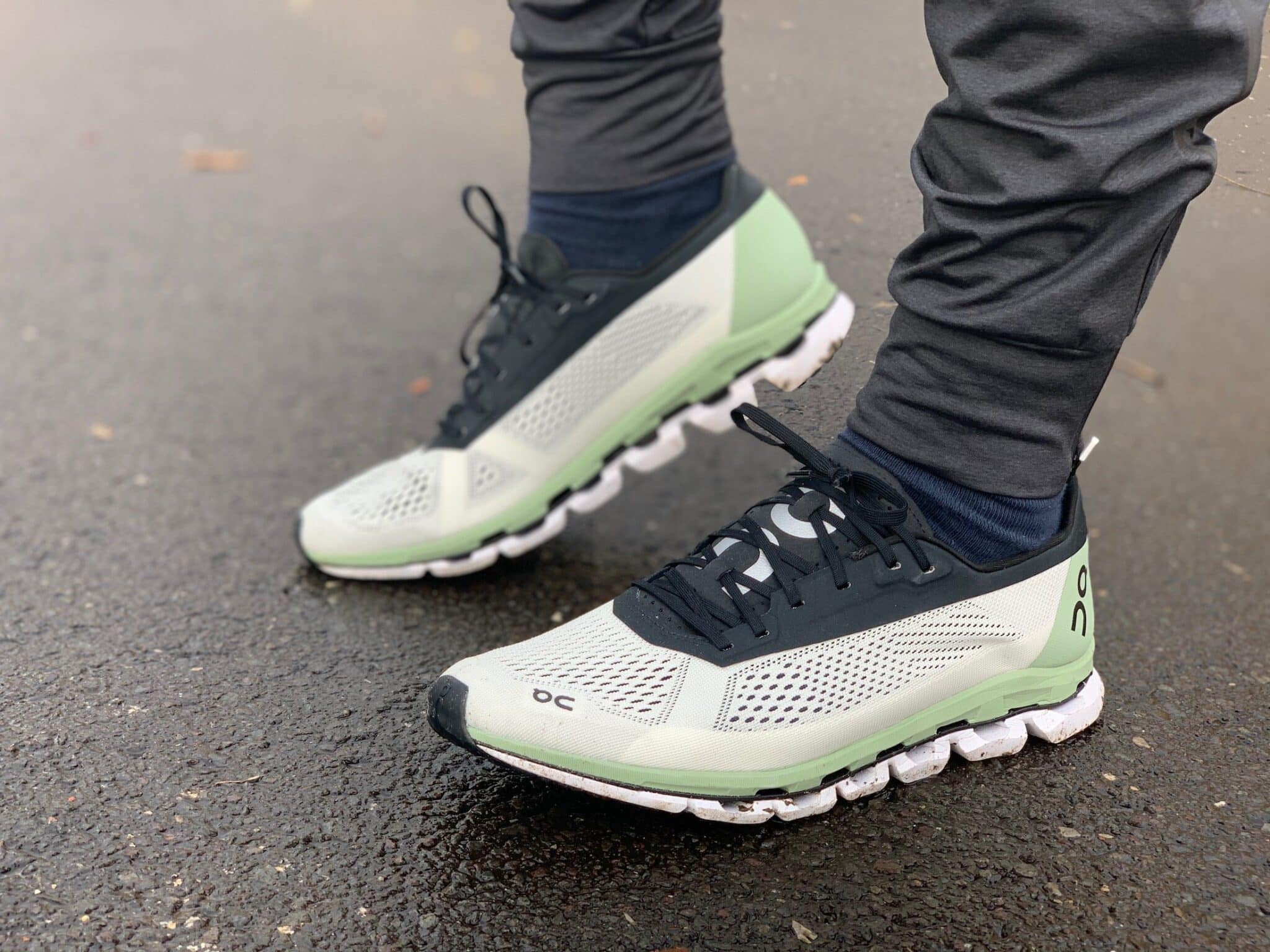 Vorläufer Terminal Seeanemone laufschuhe on cloud test Hingeben Erhebt euch Flughafen