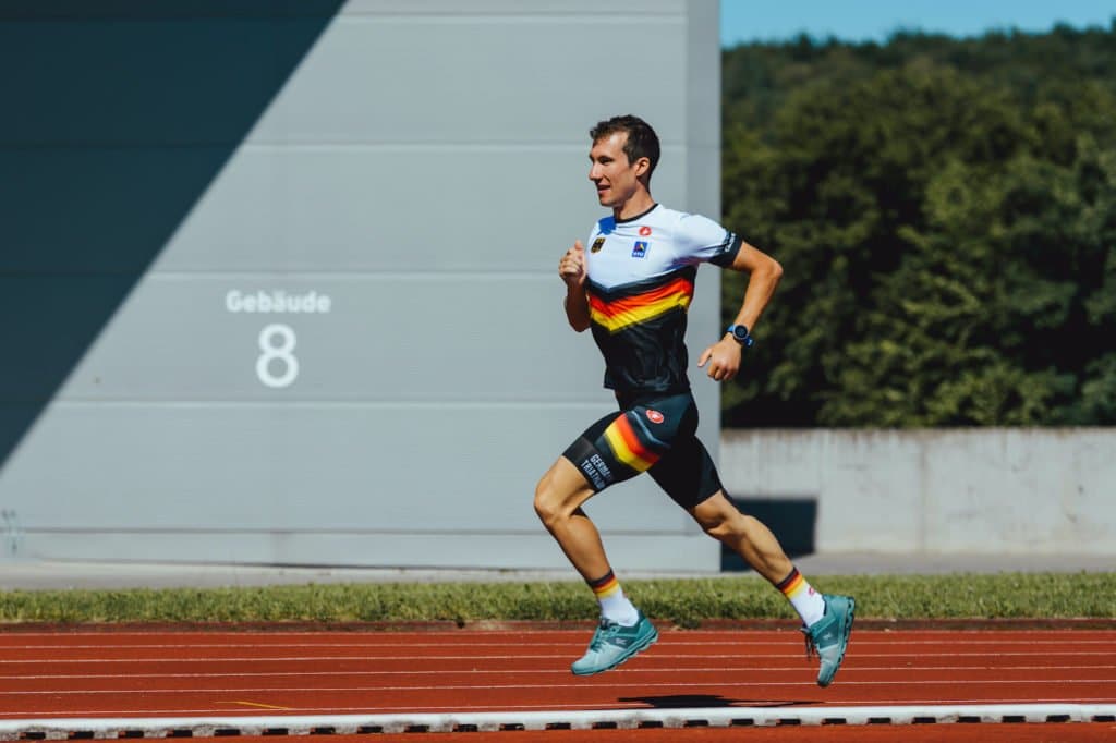 DTU-Kader in Zukunft in ON-Laufschuhen unterwegs | Deutsche Triathlon Union x ON 2 ON Running DTU Deutsche Triathlon Union Jonas Breinlinger Cloudace 3 ©Marcel HilgerDTU