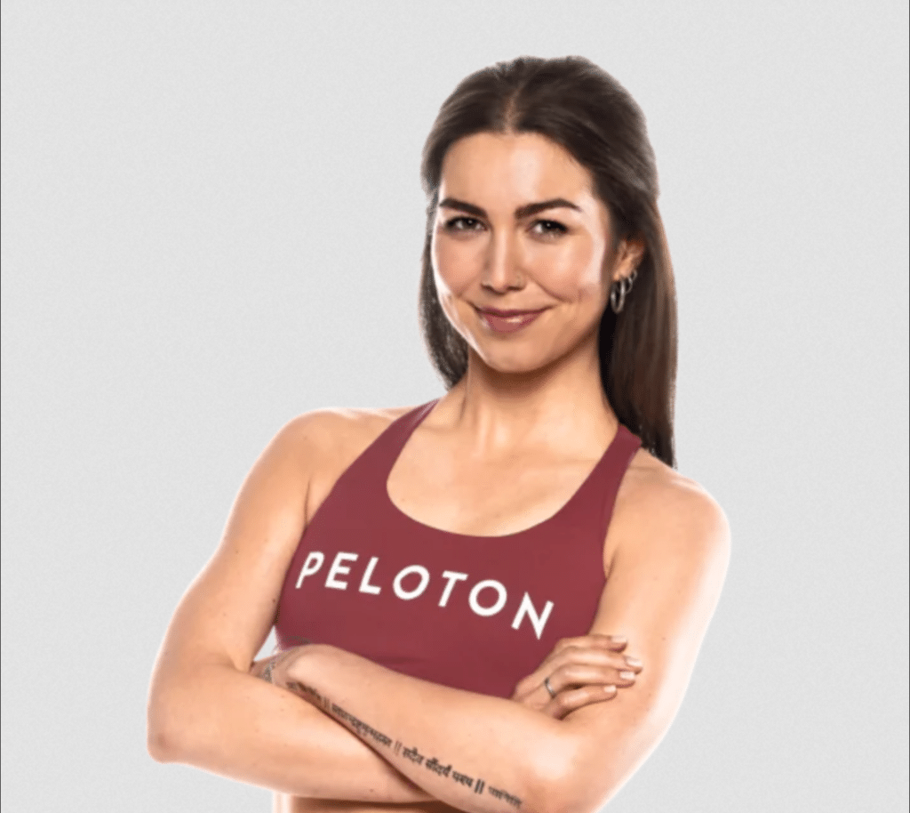 nico sarani peloton yoga lehrerin yogalehrer instructor deutschland