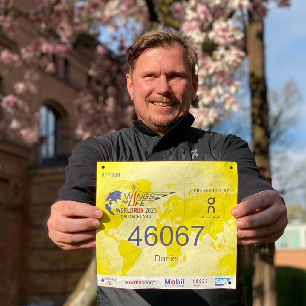 100 Meilen leicht. Das lief im April 2021. 5 wings for life world run app run startnummer 2021
