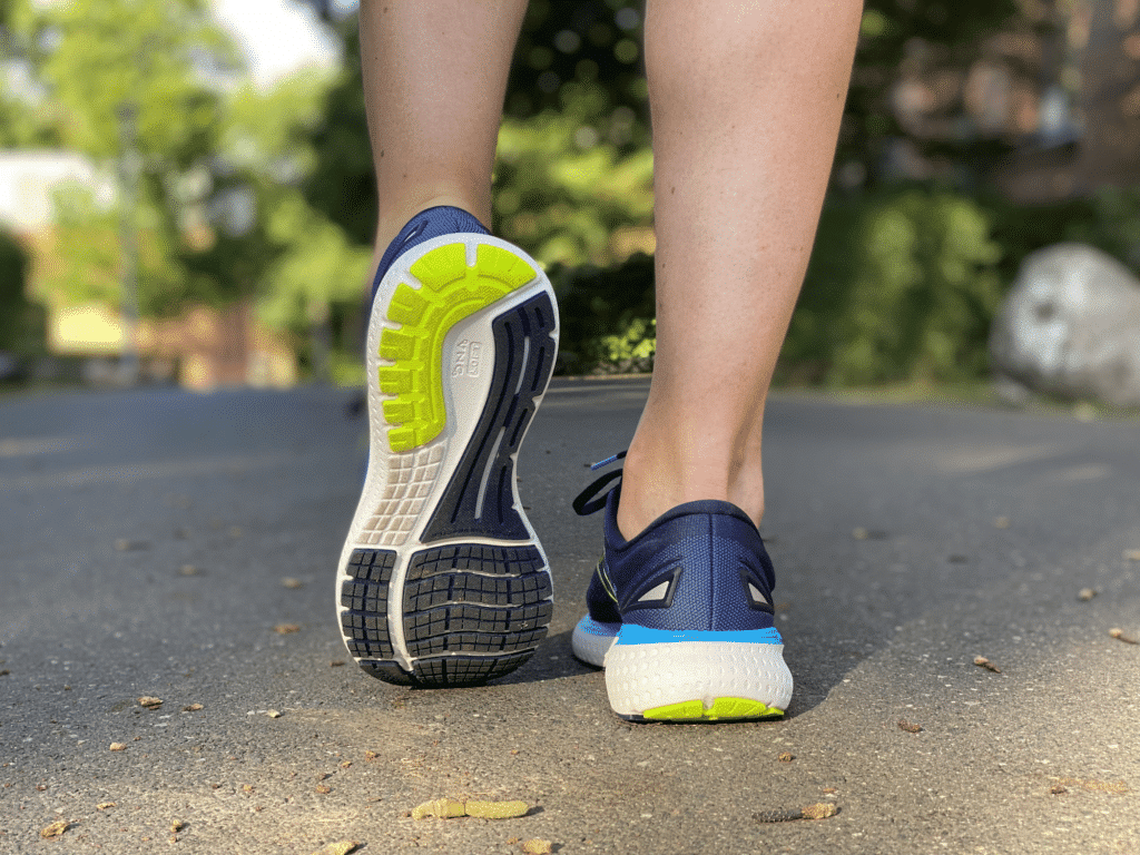 Brooks Glycerin 19 Test: Erfahrungen mit dem beliebten Dämpfungsschuh 5 brooks glycerin 19 laufschuhe test erfahrungen testsieger testbericht sohle laufblogger