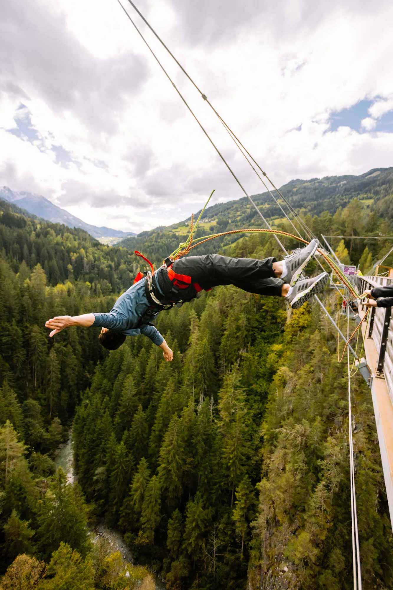 Bungee Jumping aus 94 Meter Höhe & Valley Swing durch das Tal. Meine Erfahrungen aus Tirol