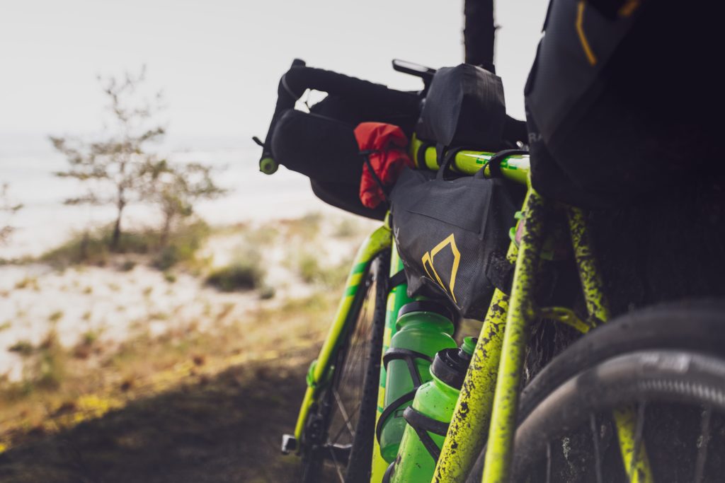 Bikepacking Ratgeber: Taschen, Zelt, Rennrad, Ausrüstung, Touren - Was ist für Anfänger zu beachten? 7 gravelbike bikepacking fahrrad rennrad