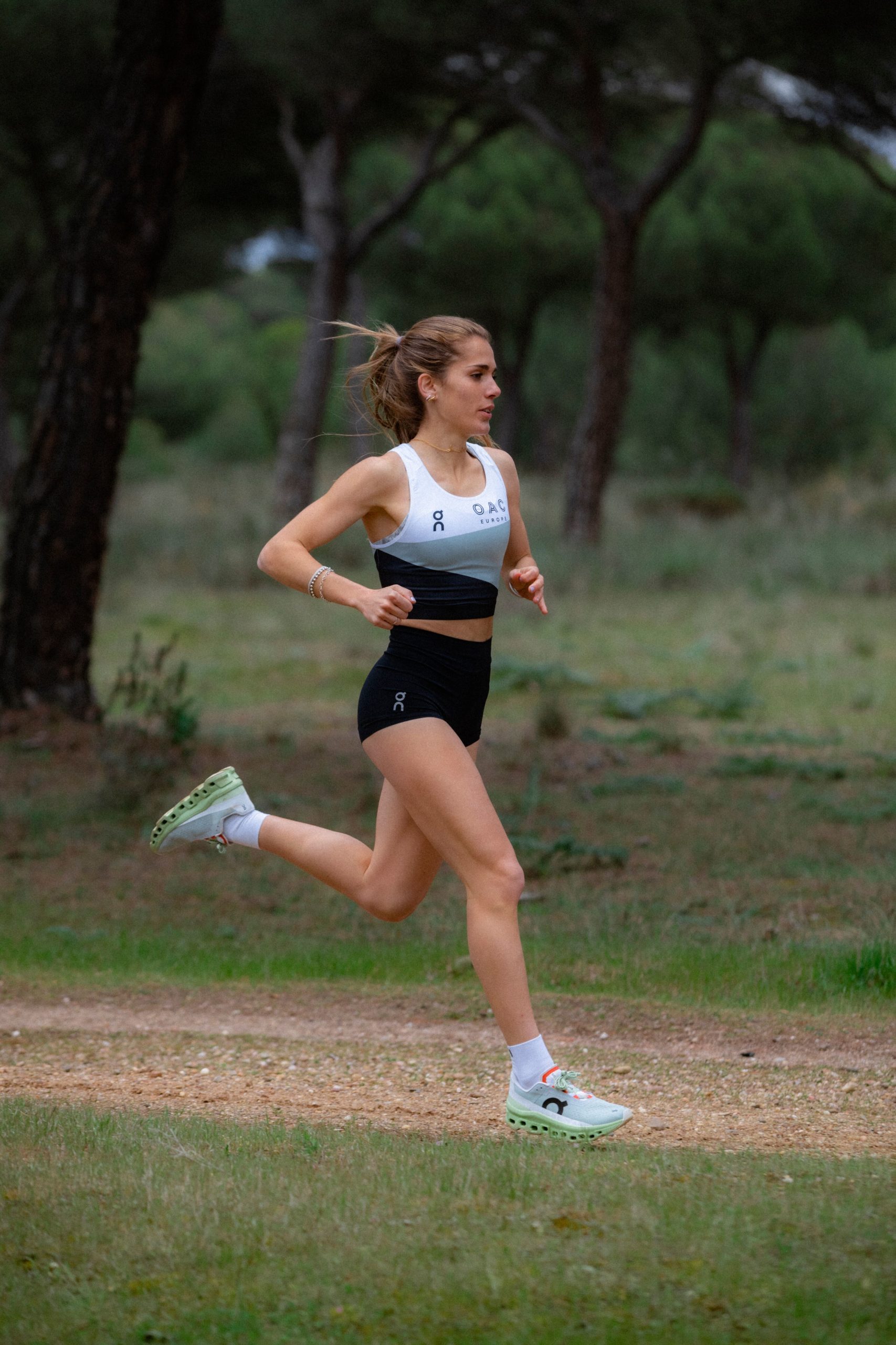 oac europe on running on athlethics club Marta Garcia 2 scaled