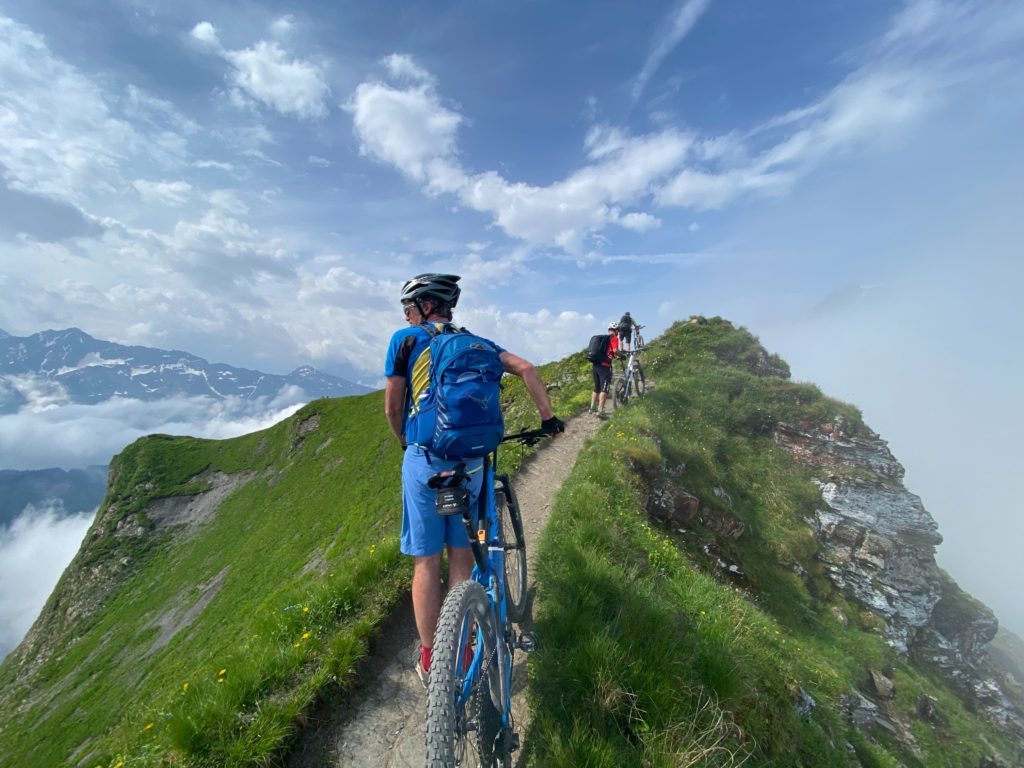 mtb helm test mountainbike helm vergleich beachten ratgeber