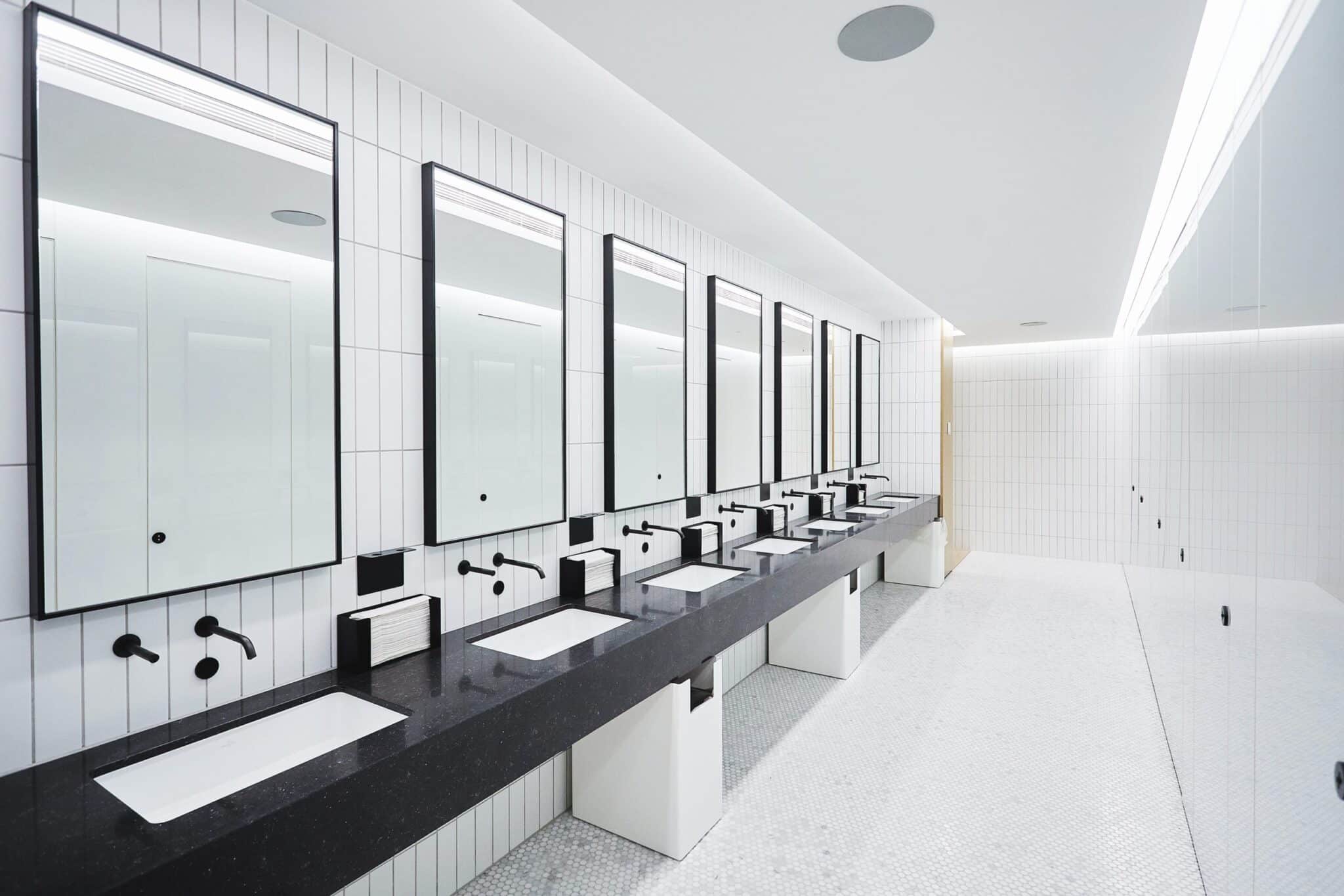 Zu Besuch im neuen Peloton Studio London in Covent Garden 16 peloton studios london toiletten scaled