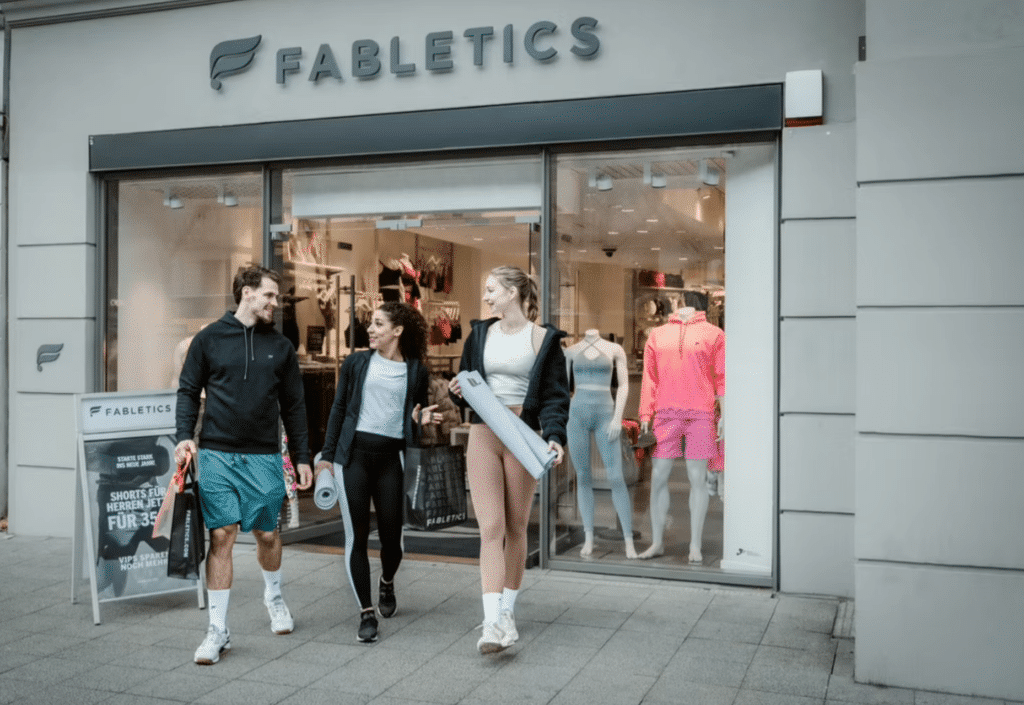 Fabletics Fitnessstudio Berlin: Neues Boutique Gym am Kurfürstendamm 2 fabletics studio berlin boutique gym fitnessstudio kurfuerstendamm charlottenburg 1