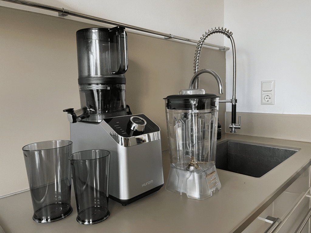 Hurom M100 Test: Erfahrungen mit der Juicer & Mixer Kombination für Säfte, Smoothies & Shakes. 6 hurom m100 test testbericht erfahrungen erfahrungsbericht testurteil slow juicer entsafter blender mixer 8