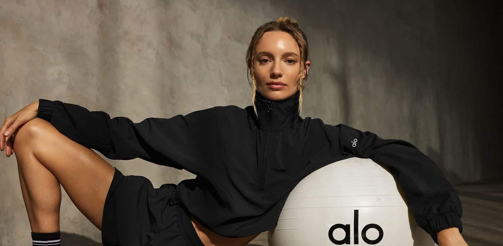 Alo Yoga: Zen style with mindfulness and lots of leggings hype - Blog ...