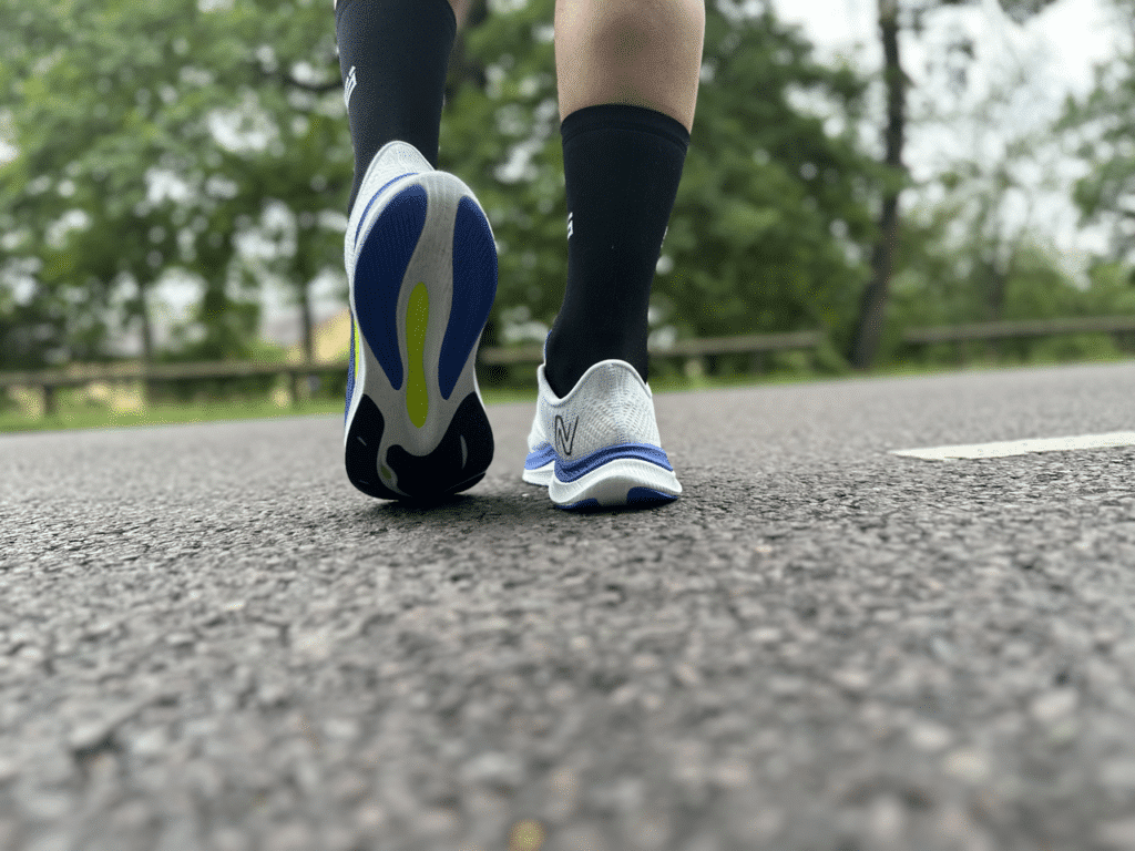 New Balance FuelCell Propel v4 im Test. Der Neutralschuh fur alle Falle SPORTS INSIDER