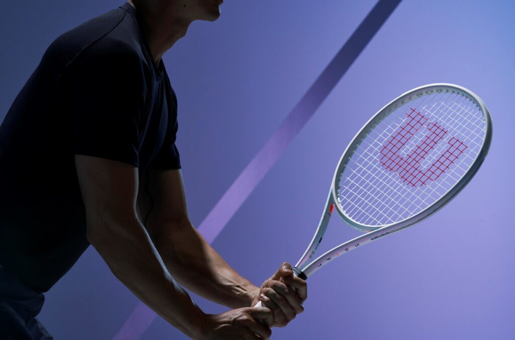 Wilson Shift 99 V1 Test - Erfahrungen mit dem Tennisschläger aus den Wilson Labs 20 wilson shift test v1 99 300 tennisschlaeger erfahrungen testbericht tennismagazin 1