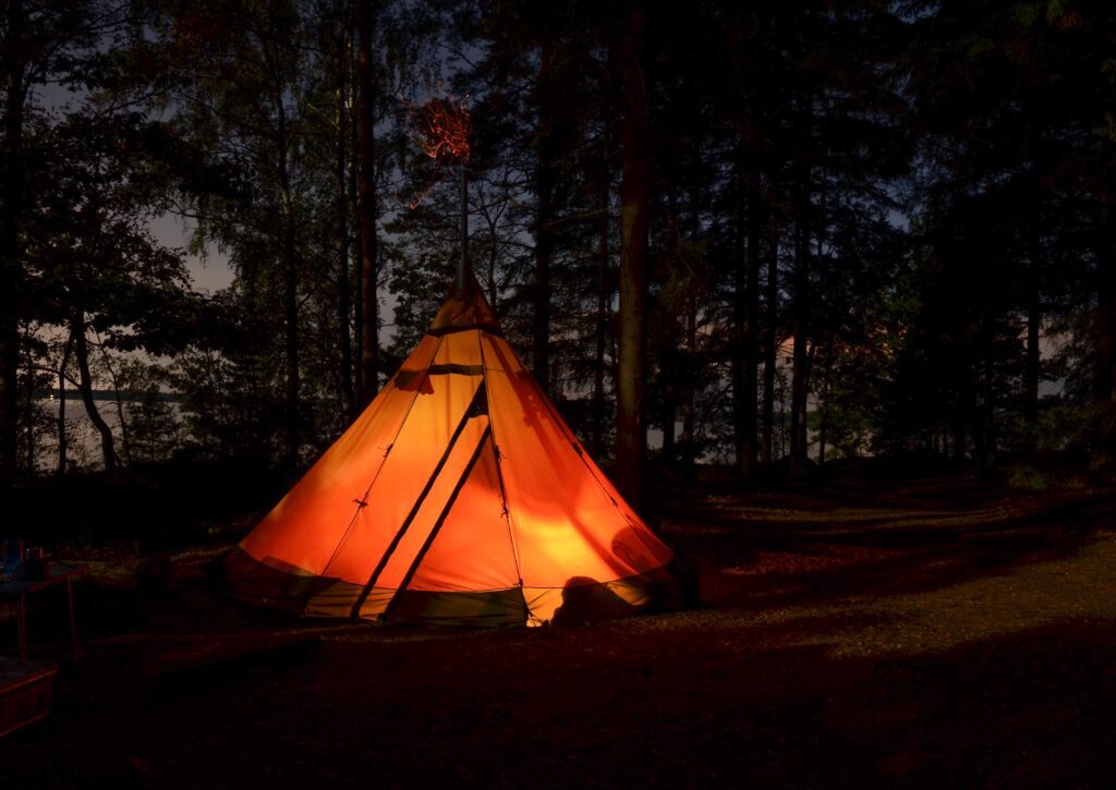 camping nachts zelt