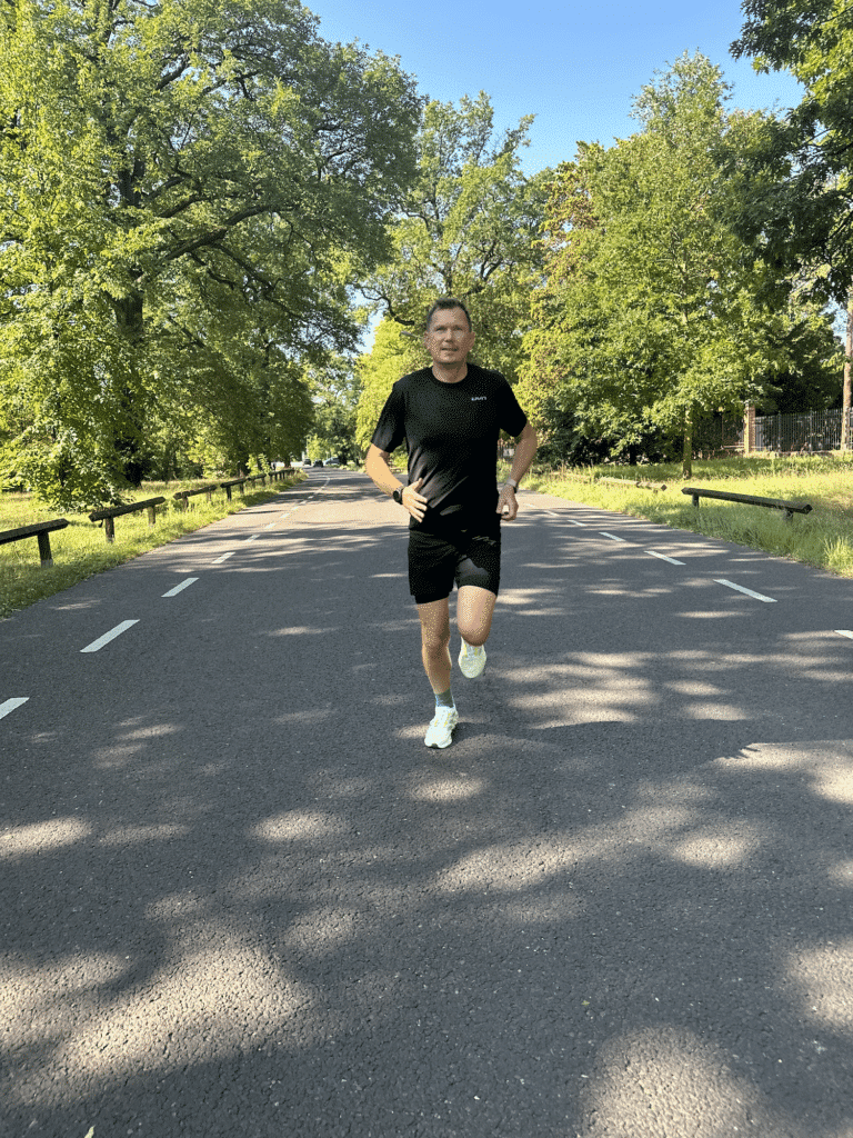 UYN Test: Erfahrungen mit Laufshirt & Short von UYN 11 uyn laufbekleidung exceleration 2 in 1 performance shorts airstream shirt test erfahrungen testbericht laufblog laufblogger 2
