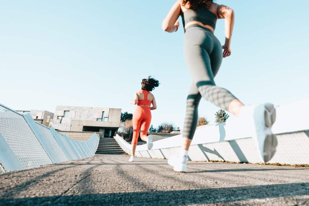 How many minutes per kilometer jogging as a beginner and what is a good pace for running (min/km