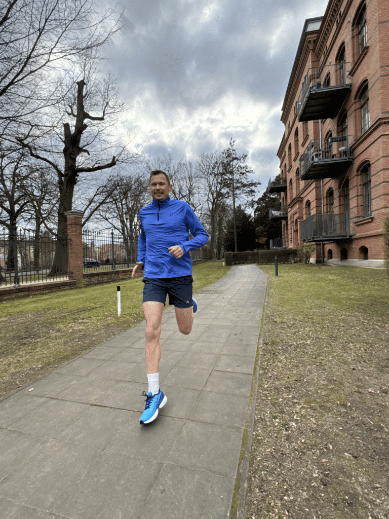 True Motion Nevos 3 Laufschuhe im Test 2 True Motion U TECH Nevos 3 Test Testbericht Laufblog Erfahrungen Erfahrungsbericht Daniel 1