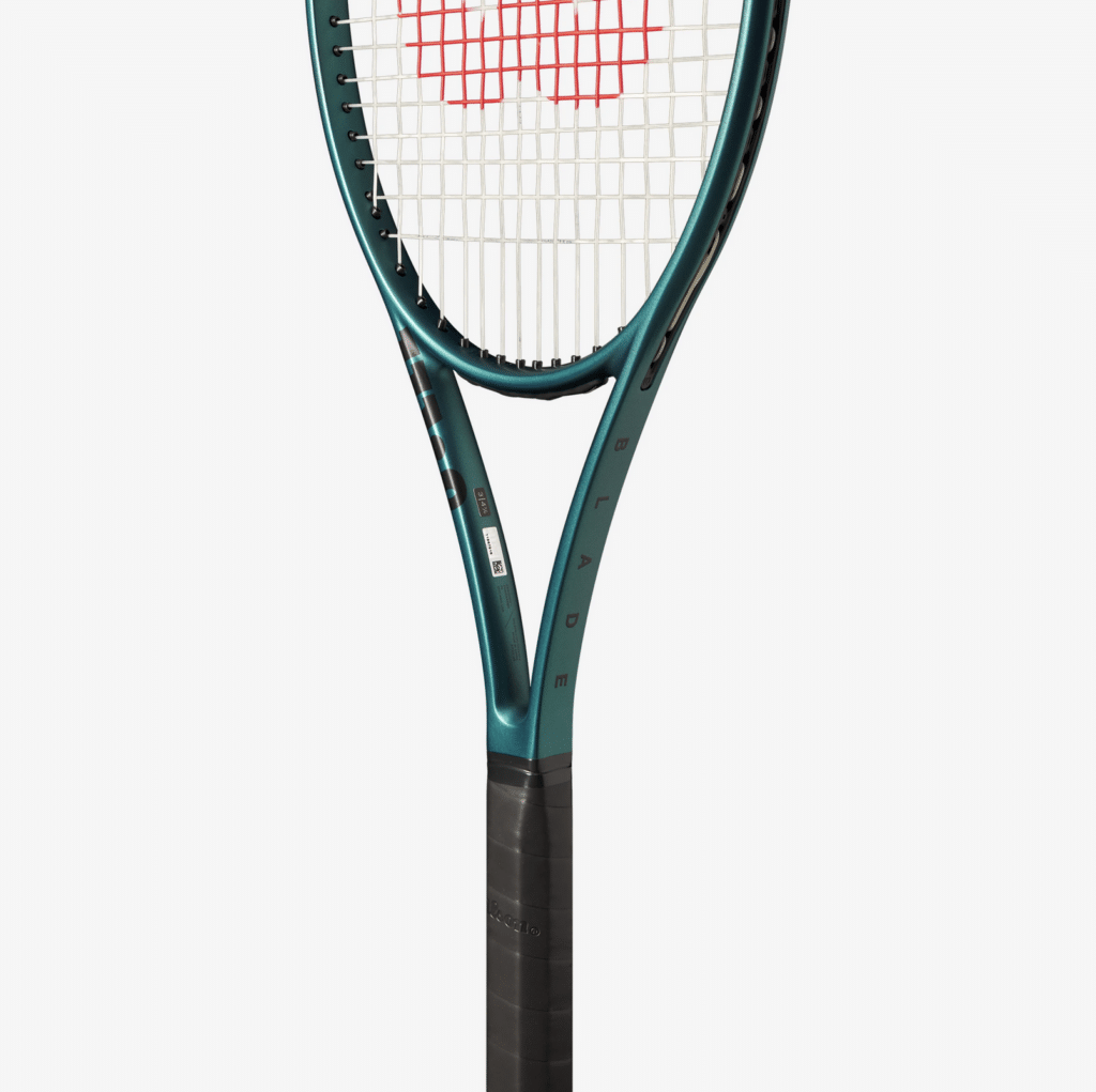 Wilson Blade V9 Test - Erfahrungen mit dem Wilson Tennisschläger für offensive Spieler 10 wilson blade v9 test tennisschlaeger erfahrungen testbericht racket tennisblog bewertung testurteil 6