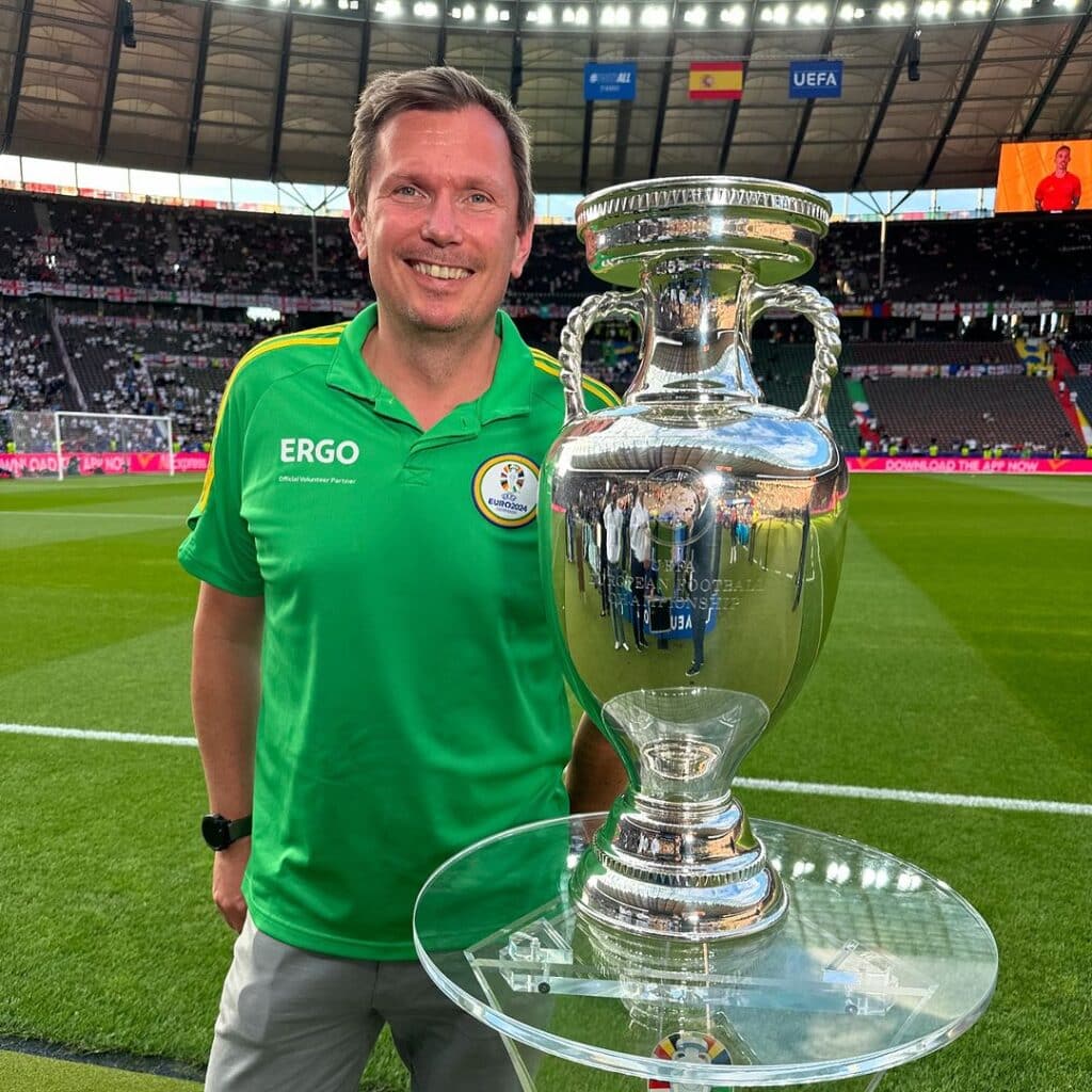 Laufblog Jahresrückblick 2024: Die Highlights vom Sports-Insider 20 euro 2024 fussballeuropameisterschaft pokal