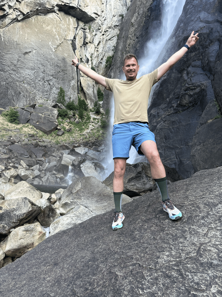 Im Spagat den Endspurt sprinten? Das lief im Juli 2024. 25 yosemite nationalpark highlights reiseblog bericht wasserfall