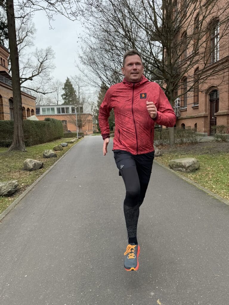 Altra FWD VIA Laufschuhe im Test. Erfahrungen mit dem neuen Rocker-Allrounder 20 ALTRA FWD Via Test Testbericht Erfahrungen Erfahrungsbericht Bewertung Testurteil Laufblog 2