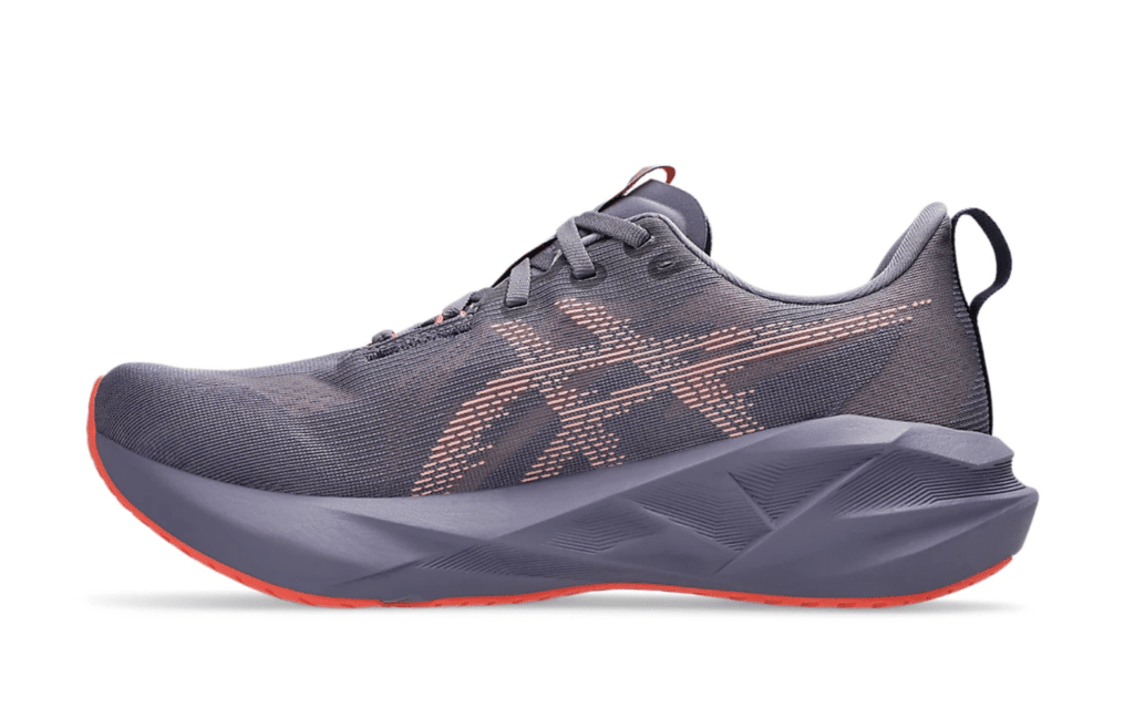 ASICS Novablast 5 Test - Allrounder Laufschuhe mit mehr Dynamik 9 asics novablast 5 test herren aussenseite