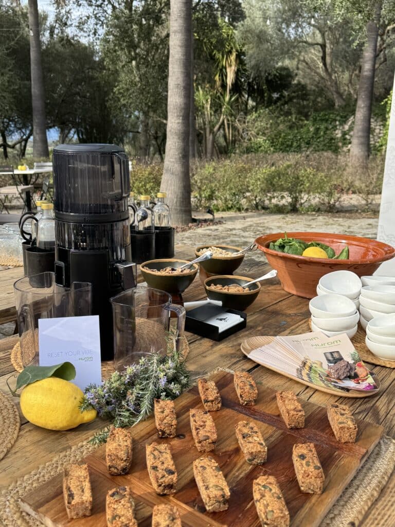 Ab wie viel kg ist man ein Fliegengewicht? Das lief im März 2025. 22 finca serena mallorca yoga retreat hurom 10