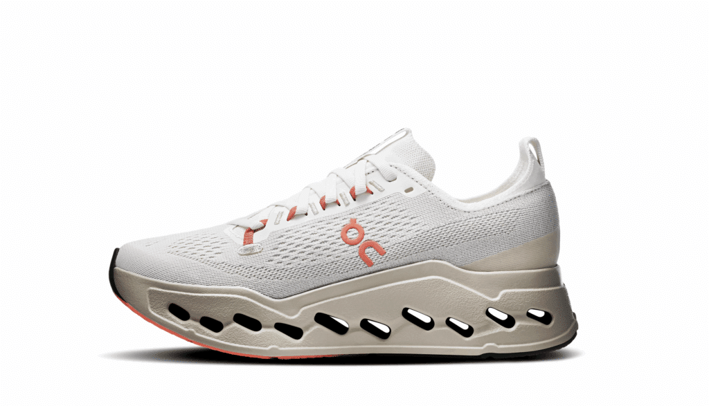 ON Cloudsurfer Max im Test: Wie gut ist er wirklich? 5 on cloudsurfer max test erfahrungen laufschuh testbericht bewertung seitenansicht