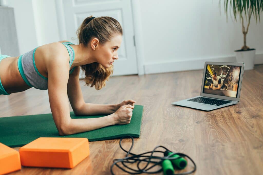 Vom Stadionjubel zum Streaming-Bildschirm: Die Entwicklung des Online-Sports 2 online fitness training sport